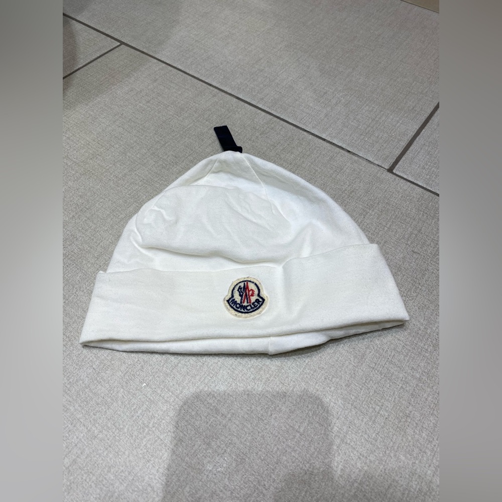 Moncler infant hat